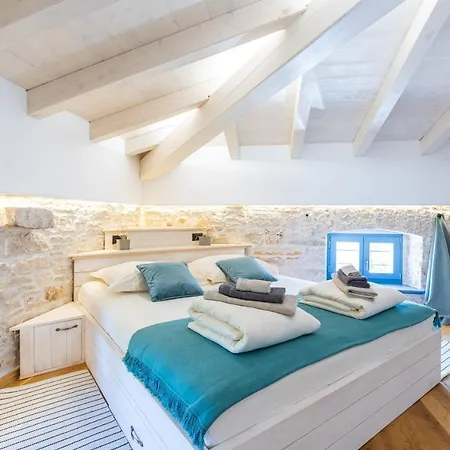 Pi With Heated Pool Tinjan