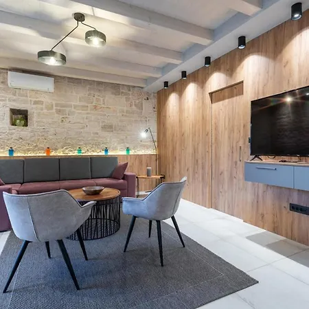 Pi With Heated Pool Tinjan