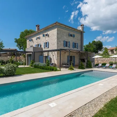 Pi With Heated Pool *