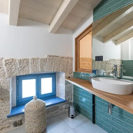 Pi With Heated Pool Villa Tinjan