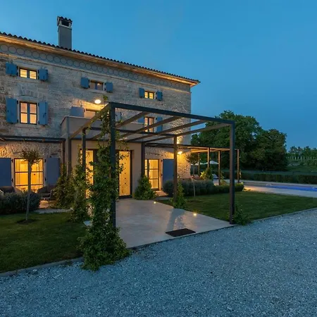 Pi With Heated Pool * Tinjan