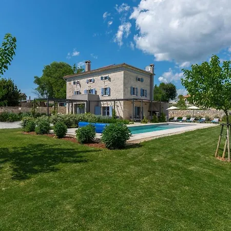 Pi With Heated Pool *