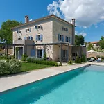 Pi With Heated Pool * Tinjan