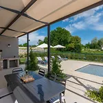 فيلة Pi With Heated Pool *