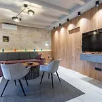Pi With Heated Pool Tinjan