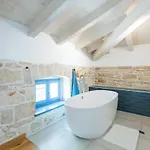 Villa Pi With Heated Pool