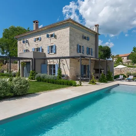 Pi With Heated Pool * Tinjan