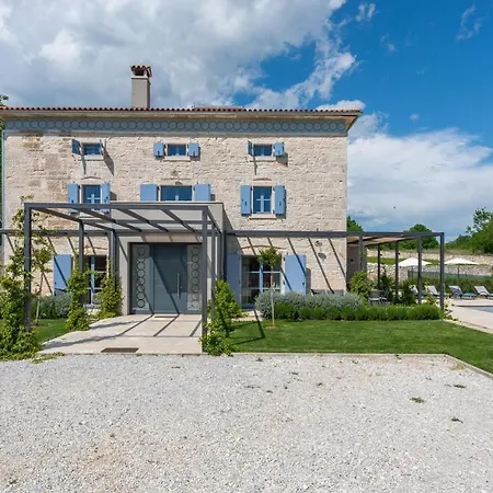 Pi With Heated Pool * Tinjan