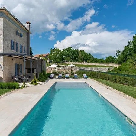 Pi With Heated Pool Vila Tinjan