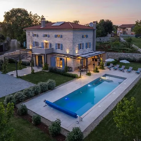 Pi With Heated Pool * Tinjan