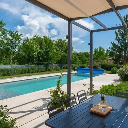 Villa Pi With Heated Pool Tinjan