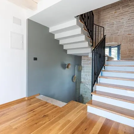 Villa Pi With Heated Pool