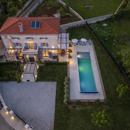 Pi With Heated Pool Villa Tinjan