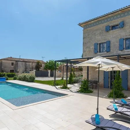 Pi With Heated Pool *