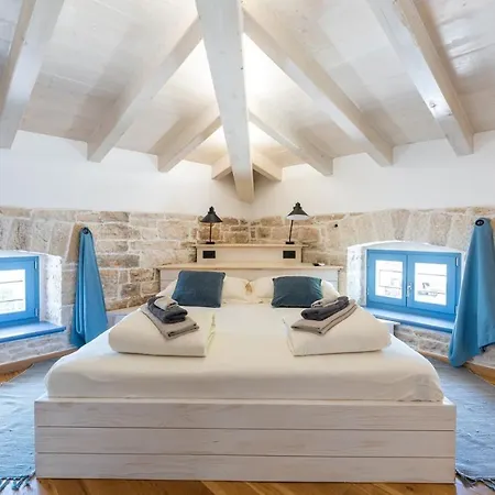 Villa Pi With Heated Pool