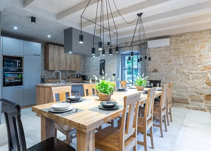 Villa Pi With Heated Pool Tinjan