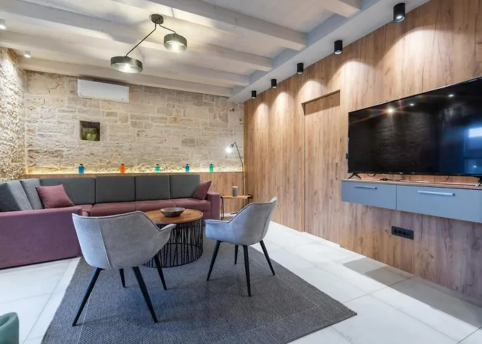 Pi With Heated Pool Tinjan