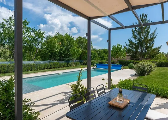 Villa Pi With Heated Pool Tinjan