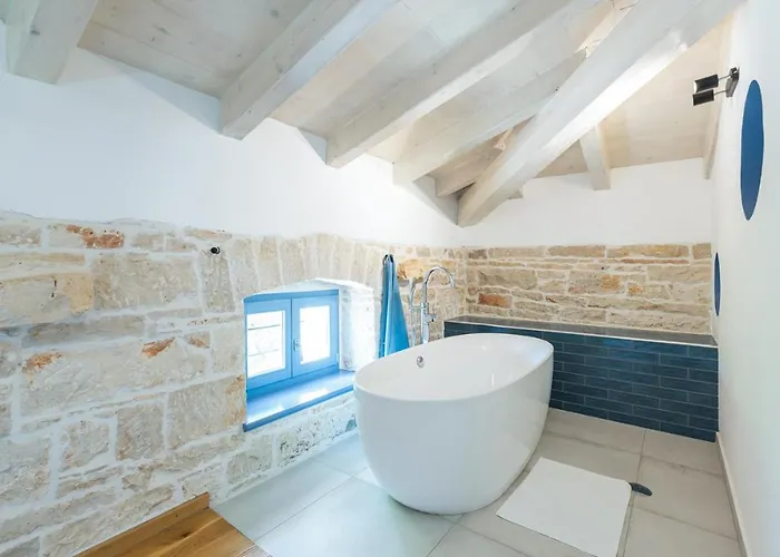 Villa Pi With Heated Pool