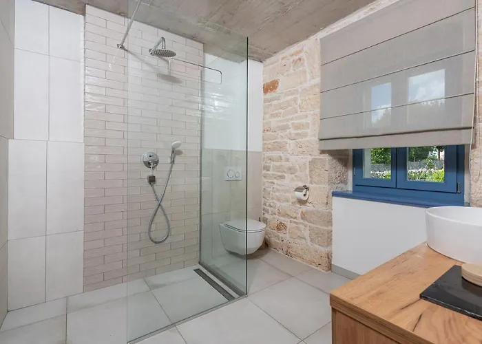 Villa Pi With Heated Pool Tinjan