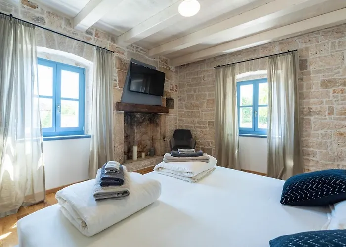 Villa Pi With Heated Pool