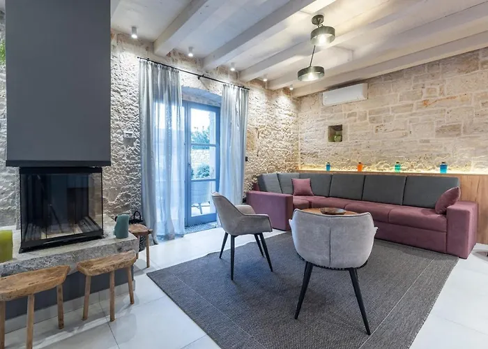 Pi With Heated Pool Vila *