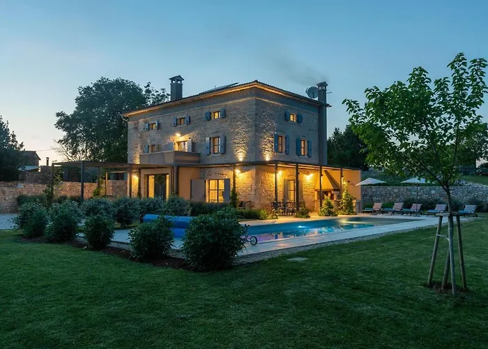 Pi With Heated Pool Tinjan